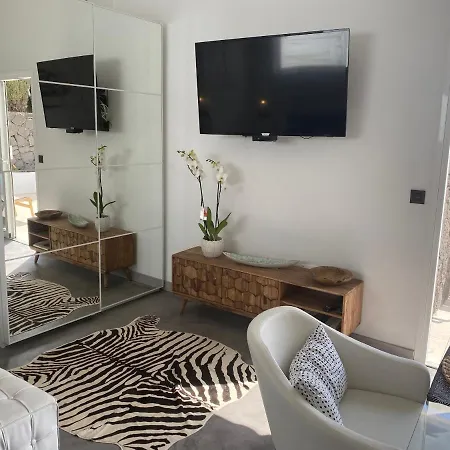 Luxury Studio, Sea View, Pool Appartement